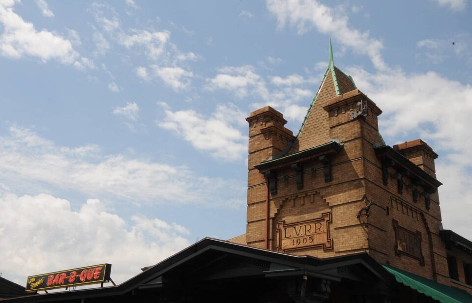 Photo of the Rochester Dinosaur Bar-B-Que