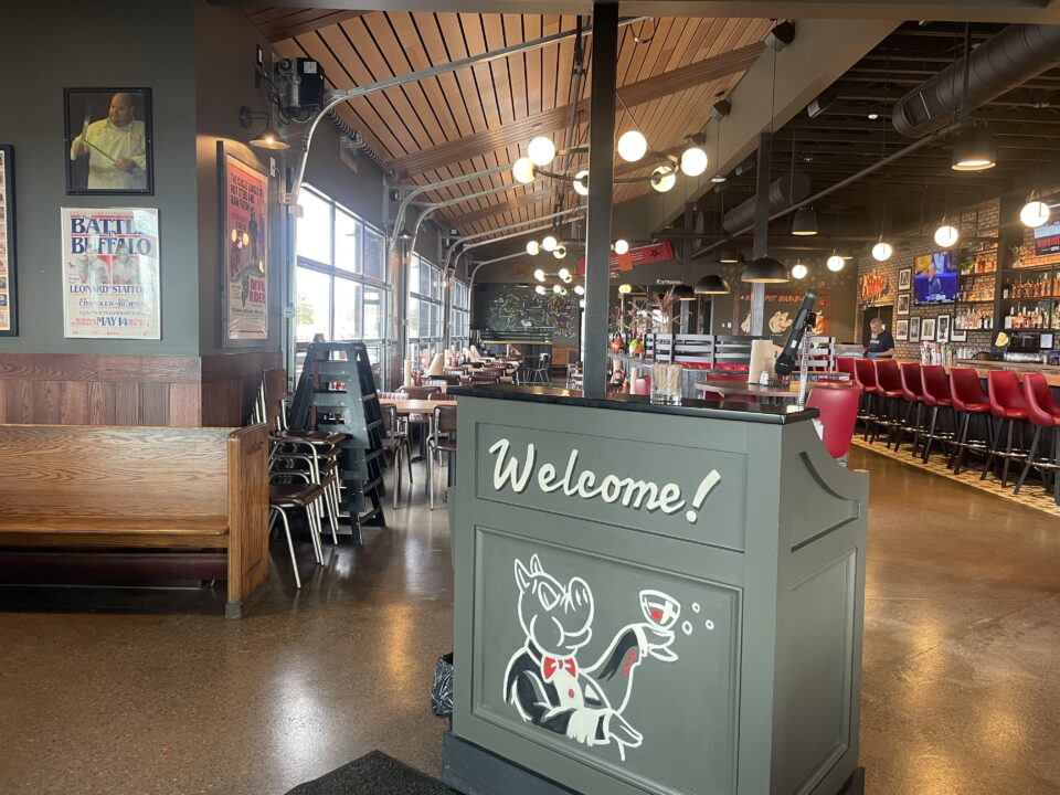 Photo of the Hamburg Dinosaur Bar-B-Que